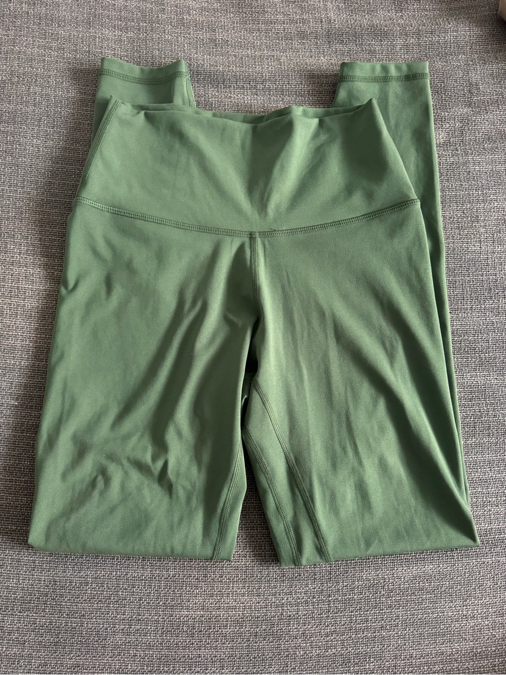 High-Waist Performance Leggings in Olive Green